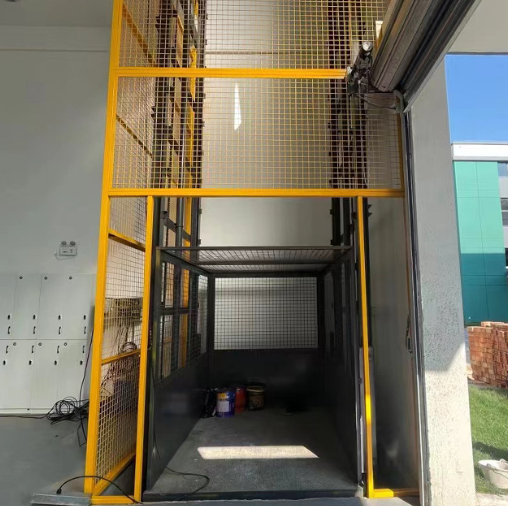 惠安导轨式升降机助力物流园破解运输难题